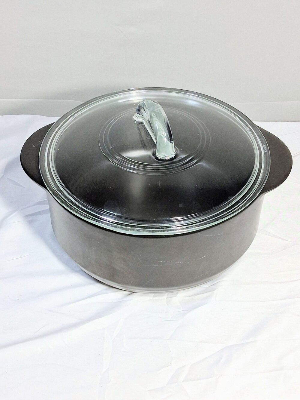 Pampered Chef 4qt. Rockcrock Black Dutch Oven with Matching Glass Lid 7.5 Lbs.